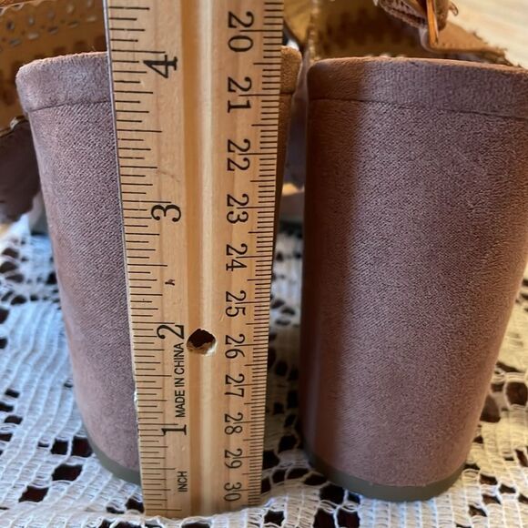 LC Lauren Conrad Streusel Mauve 8.5 size shoes 4” block heel dressy strap sandle - Picture 8 of 9